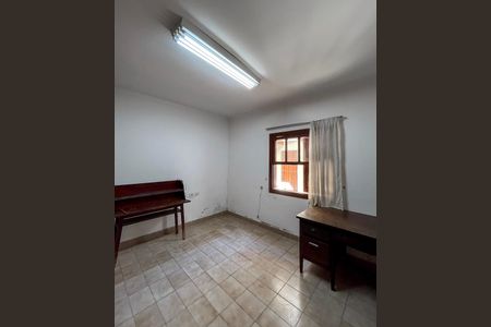 Casa para alugar com 230m², 5 quartos e 2 vagas Casa para alugar com 230m², 5 quartos e 2 vagasEdicula - Quarto