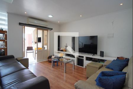 Sala de casa para alugar com 4 quartos, 280m² em Jardim Itu Sabará, Porto Alegre