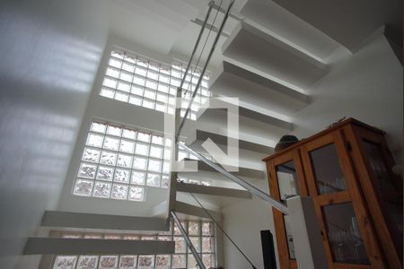 Casa à venda com 280m², 4 quartos e 3 vagasEscada - Segundo Andar