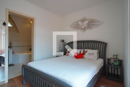 Casa à venda com 280m², 4 quartos e 3 vagasSuíte 1 - Segundo Andar