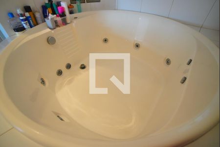 Casa à venda com 280m², 4 quartos e 3 vagasBanheiro da Suíte 1 - Segundo Andar