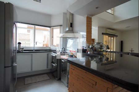 Cozinha de casa para alugar com 4 quartos, 280m² em Jardim Itu Sabará, Porto Alegre