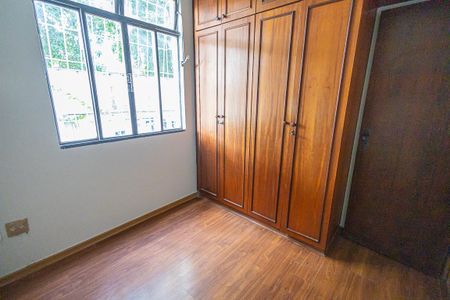 Apartamento à venda com 93m², 4 quartos e 2 vagasquarto 2