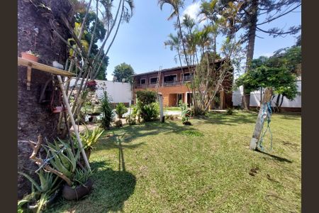 Casa à venda com 1186m², 4 quartos e 6 vagas Casa à venda com 1186m², 4 quartos e 6 vagasQuintal-Área de Lazer