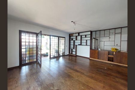 Casa à venda com 1186m², 4 quartos e 6 vagas Casa à venda com 1186m², 4 quartos e 6 vagasSala