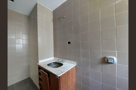 Casa à venda com 1186m², 4 quartos e 6 vagas Casa à venda com 1186m², 4 quartos e 6 vagasBanheiro Suíte 2