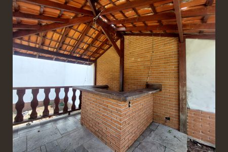 Casa à venda com 1186m², 4 quartos e 6 vagas Casa à venda com 1186m², 4 quartos e 6 vagasQuintal-Área de Lazer