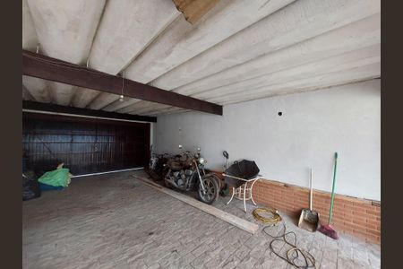 Casa à venda com 1186m², 4 quartos e 6 vagas Casa à venda com 1186m², 4 quartos e 6 vagasGaragem