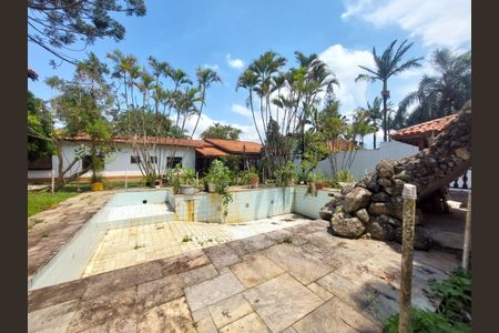 Casa à venda com 1186m², 4 quartos e 6 vagas Casa à venda com 1186m², 4 quartos e 6 vagasQuintal-Área de Lazer