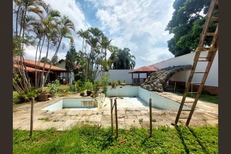 Casa à venda com 1186m², 4 quartos e 6 vagas Casa à venda com 1186m², 4 quartos e 6 vagasQuintal-Área de Lazer