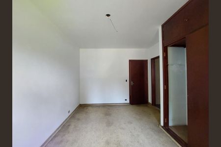 Casa à venda com 1186m², 4 quartos e 6 vagas Casa à venda com 1186m², 4 quartos e 6 vagasSuíte 2