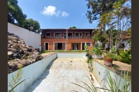 Casa à venda com 1186m², 4 quartos e 6 vagas Casa à venda com 1186m², 4 quartos e 6 vagasQuintal-Área de Lazer