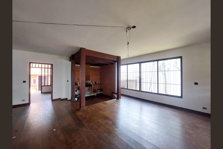 Casa à venda com 1186m², 4 quartos e 6 vagas Casa à venda com 1186m², 4 quartos e 6 vagasSala