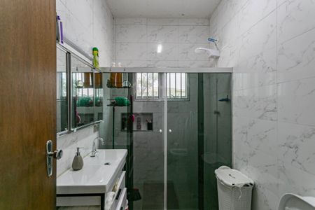 Casa à venda com 242m², 3 quartos e 4 vagasBanheiro Social