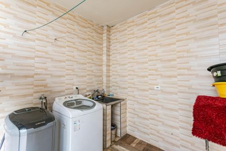 Casa à venda com 242m², 3 quartos e 4 vagasÁrea de Serviço