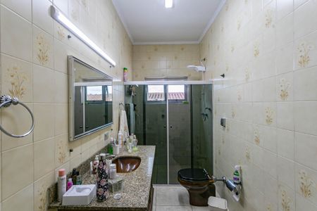 Casa à venda com 242m², 3 quartos e 4 vagasBanheiro da Suíte