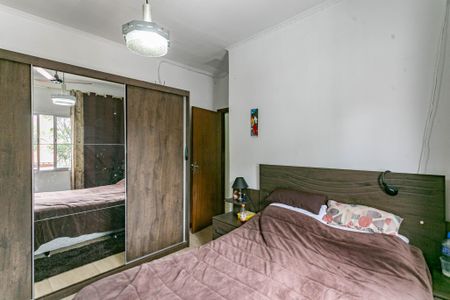 Casa à venda com 242m², 3 quartos e 4 vagasQuarto  2