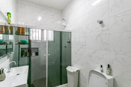 Casa à venda com 242m², 3 quartos e 4 vagasBanheiro Social