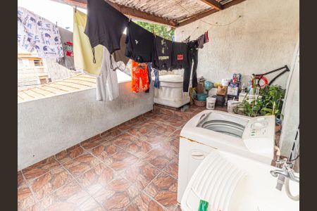 Casa à venda com 100m², 3 quartos e 1 vagaÁrea de Serviço e Varanda