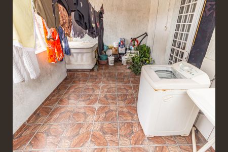 Casa à venda com 100m², 3 quartos e 1 vagaÁrea de Serviço e Varanda