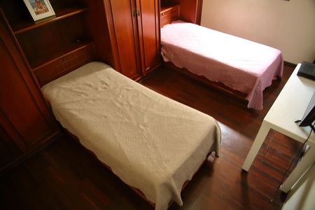 Casa à venda com 125m², 3 quartos e 2 vagasQuarto 2 