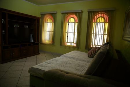 Casa à venda com 125m², 3 quartos e 2 vagasSala