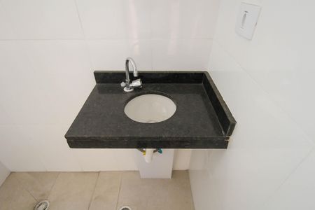 Apartamento à venda com 35m², 2 quartos e sem vaga Apartamento à venda com 35m², 2 quartos e sem vagaBanheiro