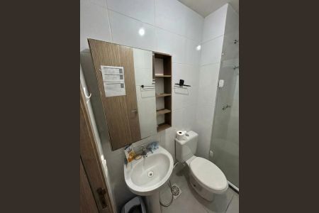 Banheiro de apartamento à venda com 2 quartos, 51m² em Tanque, Rio de Janeiro
