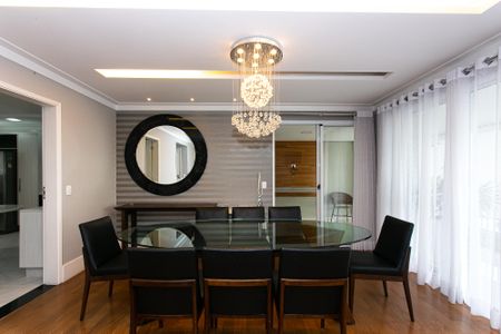 Apartamento para alugar com 235m², 4 quartos e 5 vagasSala