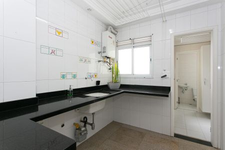 Apartamento para alugar com 235m², 4 quartos e 5 vagasÁrea de Serviço