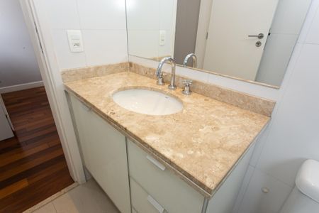 Apartamento para alugar com 235m², 4 quartos e 5 vagasBanheiro da Suíte 1