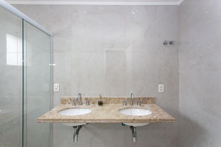 Apartamento para alugar com 235m², 4 quartos e 5 vagasBanheiro da Suíte 3