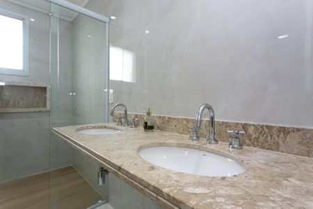 Apartamento para alugar com 235m², 4 quartos e 5 vagasBanheiro da Suíte 3