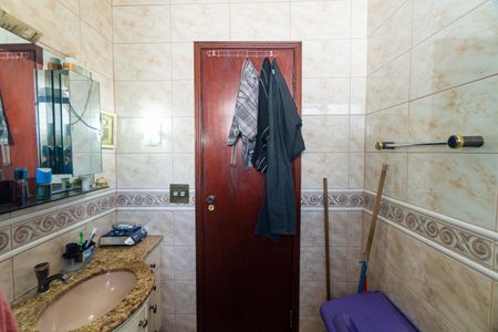 Casa à venda com 106m², 2 quartos e 2 vagasBanheiro