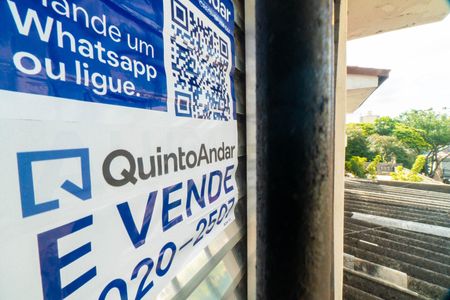 Casa à venda com 106m², 2 quartos e 2 vagasPlaquinha