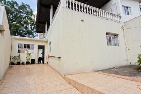 Casa para alugar com 224m², 2 quartos e 2 vagas Casa para alugar com 224m², 2 quartos e 2 vagasÁrea externa