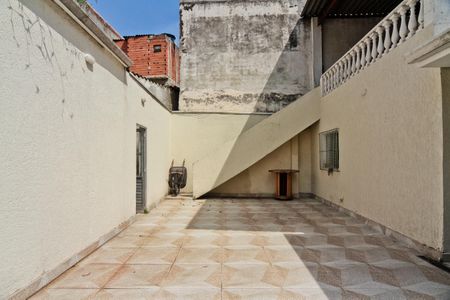 Casa para alugar com 224m², 2 quartos e 2 vagas Casa para alugar com 224m², 2 quartos e 2 vagasÁrea externa