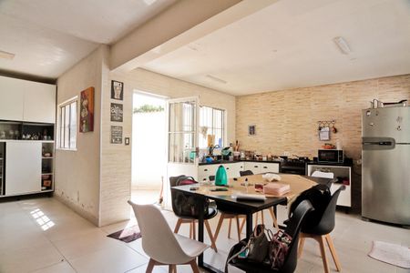 Casa para alugar com 224m², 2 quartos e 2 vagas Casa para alugar com 224m², 2 quartos e 2 vagasCozinha