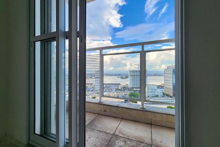 Varanda  de apartamento à venda com 1 quarto, 44m² em Santo Cristo, Rio de Janeiro