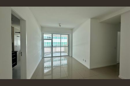 Sala de apartamento para alugar com 2 quartos, 85m² em Barra da Tijuca, Rio de Janeiro