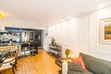 Sala  de apartamento à venda com 2 quartos, 87m² em Jardim Tupanci, Barueri