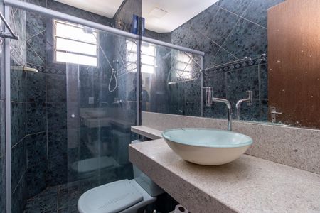 Apartamento à venda com 65m², 3 quartos e sem vaga Apartamento à venda com 65m², 3 quartos e sem vagaBanheiro