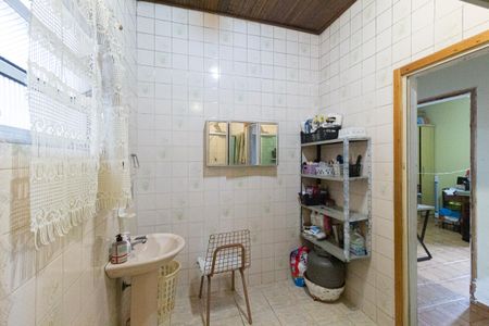 Casa à venda com 180m², 3 quartos e 4 vagas Casa à venda com 180m², 3 quartos e 4 vagasBanheiro