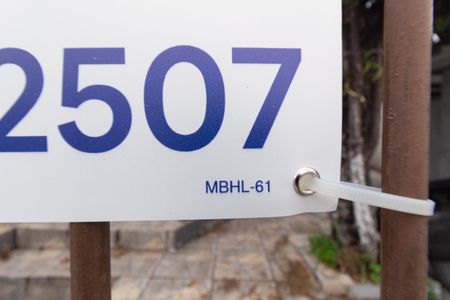 Casa à venda com 180m², 3 quartos e 4 vagas Casa à venda com 180m², 3 quartos e 4 vagasMBHL-61