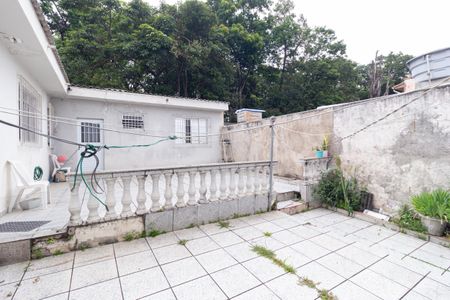 Casa à venda com 180m², 3 quartos e 4 vagas Casa à venda com 180m², 3 quartos e 4 vagasTerraço