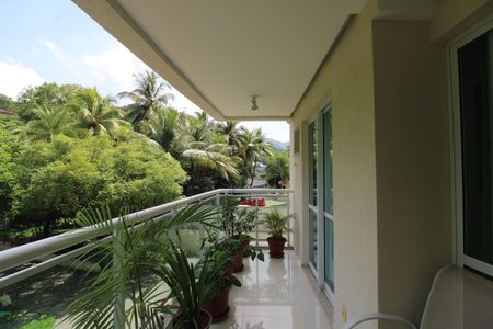 Apartamento à venda com 94m², 3 quartos e 2 vagasSala - Varanda