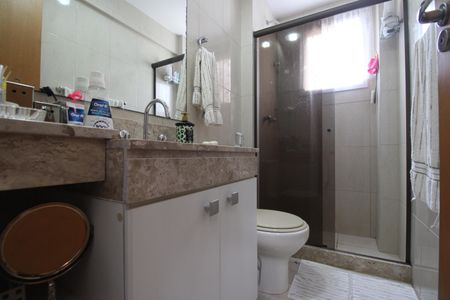 Apartamento à venda com 94m², 3 quartos e 2 vagasBanheiro da suíte