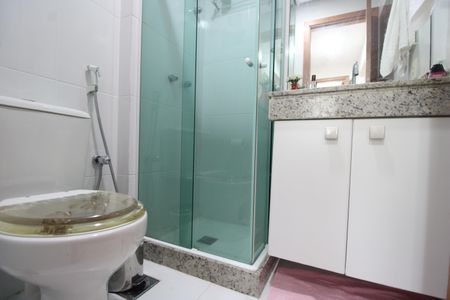 Apartamento à venda com 94m², 3 quartos e 2 vagasBanheiro social