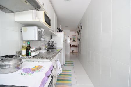 Apartamento à venda com 94m², 3 quartos e 2 vagasCozinha