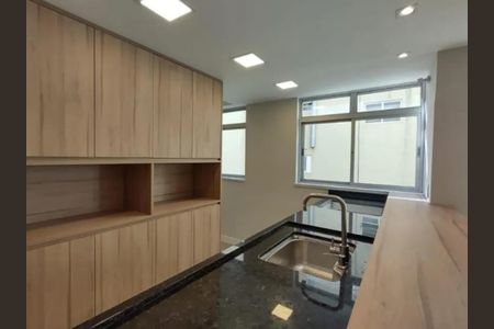 Cozinha  de apartamento para alugar com 2 quartos, 67m² em Petrópolis, Porto Alegre